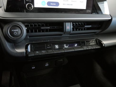 Certified 2025 Toyota Prius LE image 24