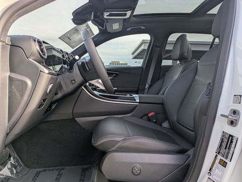 Used 2026 Mercedes-Benz GLC 300 4MATIC image 17