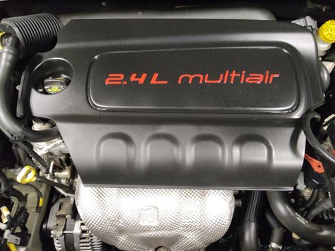 Used 2016 Jeep Renegade 75th Anniversary FWD image 30