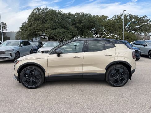 New 2026 Volvo EX30 Cross Country Ultra image 3