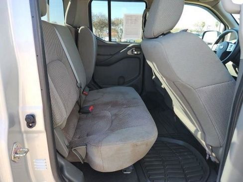 Used 2019 Nissan Frontier SV image 18