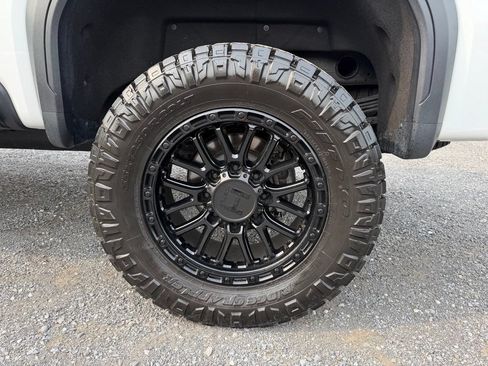 Used 2024 GMC Sierra 2500 AT4X w/ AT4X AEV Edition AWD/4WD image 18