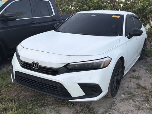 Used 2023 Honda Civic Sport image 3