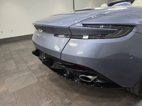 Used 2025 Aston Martin DB12 Convertible image 8