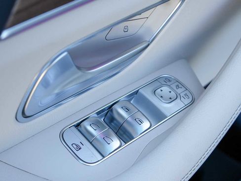 New 2026 Mercedes-Benz GLS 450 4MATIC image 33