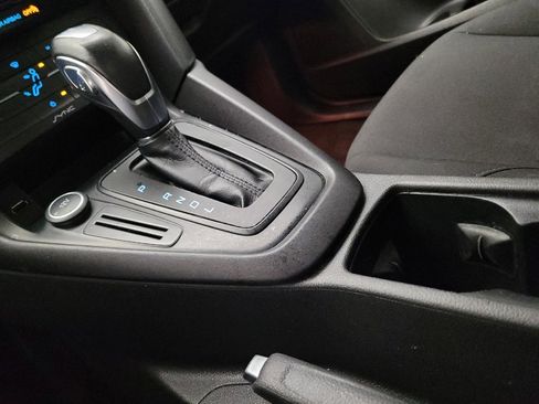 Used 2015 Ford Focus SE FWD image 26
