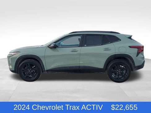 Certified 2024 Chevrolet Trax ACTIV w/ Sunroof Package image 2