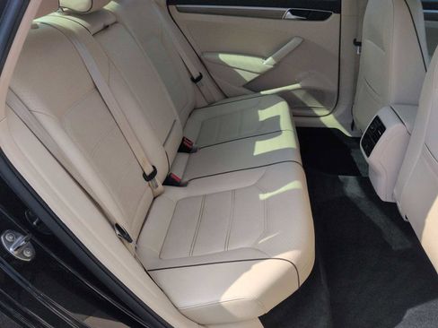 Used 2018 Volkswagen Passat 2.0T SE image 22