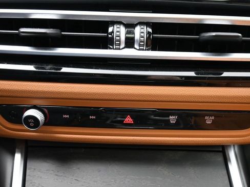 Used 2023 BMW M340i w/ Driving Assistance Package image 18