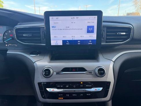Certified 2023 Ford Explorer XLT w/ Equipment Group 202A AWD/4WD image 16