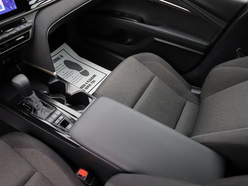 Used 2025 Toyota Camry LE image 24