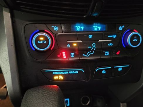 Used 2018 Ford Escape SE w/ Ford Safe & Smart Package image 32