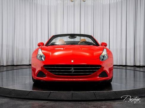 Used 2016 Ferrari California T RWD image 3