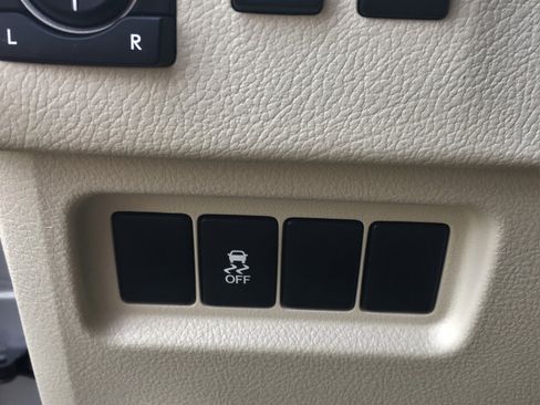 Used 2011 Lexus GX 460 image 20