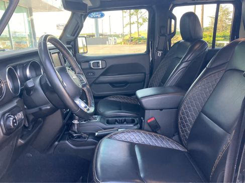 Used 2022 Jeep Gladiator Overland AWD/4WD image 3