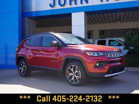 Used 2025 Jeep Compass Limited AWD/4WD image 2