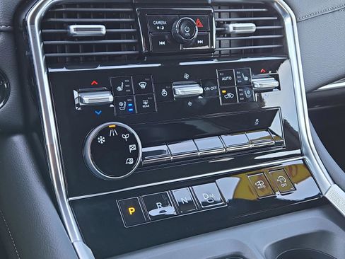 Used 2025 Nissan Armada Platinum Reserve image 29