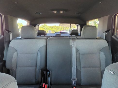 Used 2023 Chevrolet Traverse LT FWD image 30