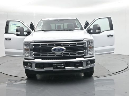 New 2026 Ford F350 XLT image 34