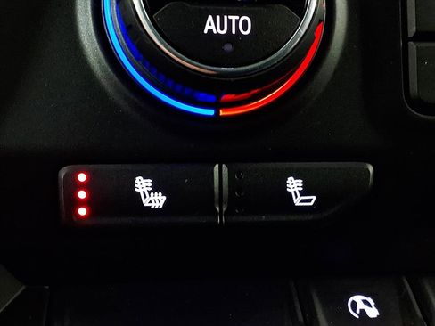 Used 2020 Chevrolet Silverado 1500 LT w/ Texas Edition image 15