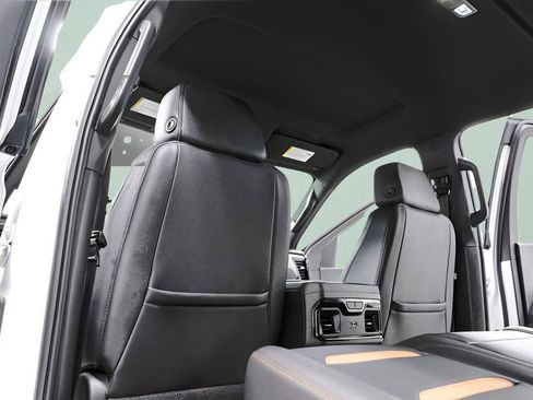 Used 2025 GMC Sierra 1500 AT4 image 30