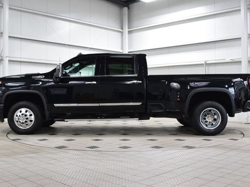 Used 2024 Chevrolet Silverado 3500 High Country w/ High Country Premium Package AWD/4WD image 4