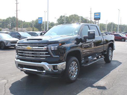 New 2026 Chevrolet Silverado 2500 LTZ w/ LTZ Premium Package AWD/4WD image 10