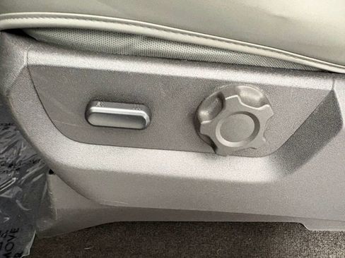 Used 2016 Ford F250 XLT w/ XLT Value Package AWD/4WD image 14