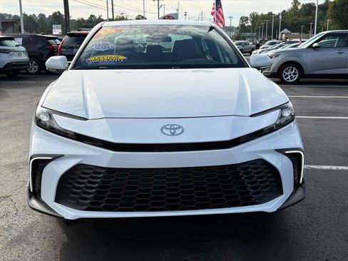 Used 2026 Toyota Camry SE FWD image 21