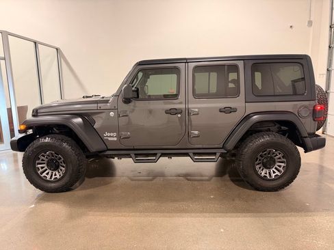 Used 2018 Jeep Wrangler Unlimited Sport S AWD/4WD image 8
