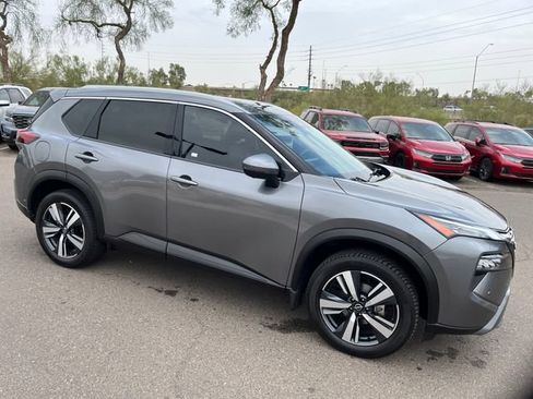 Used 2025 Nissan Rogue SL w/ SL Premium Package AWD/4WD image 27