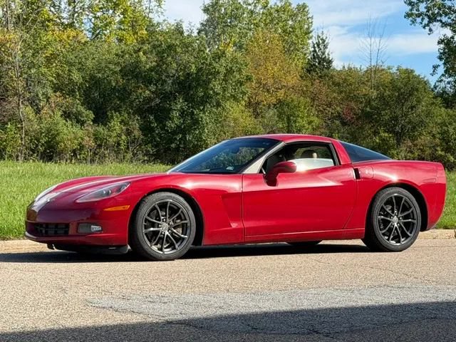 Used 2005 Chevrolet Corvette Coupe w/ Preferred Equipment Group RWD image 7