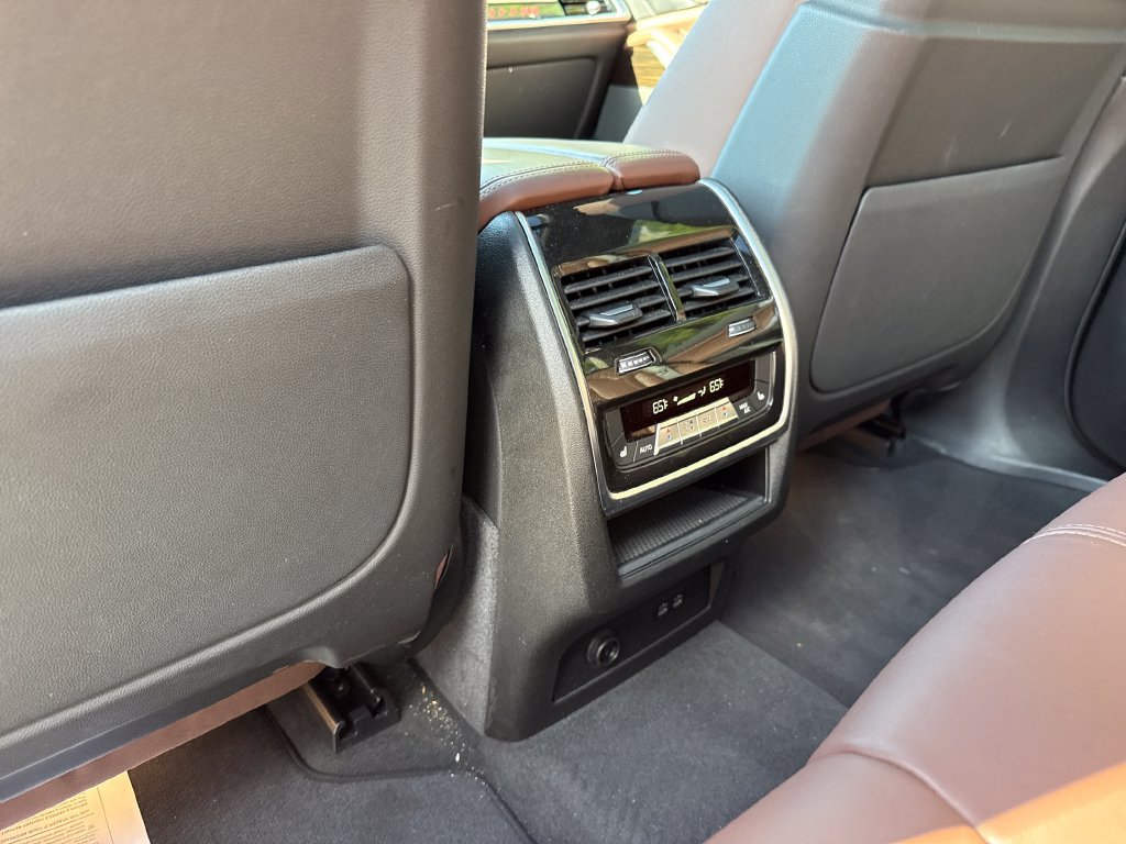 Used 2025 BMW X5 xDrive50e AWD/4WD image 25