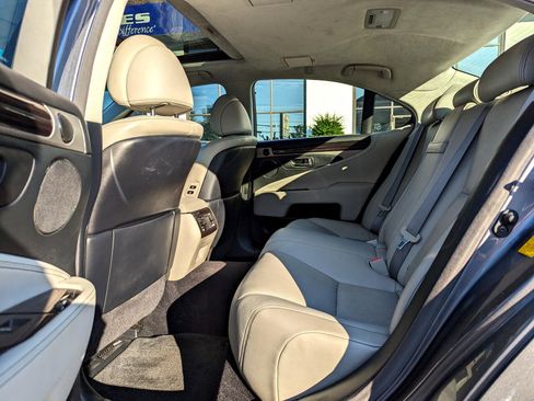 Used 2013 Lexus LS 460 AWD image 36