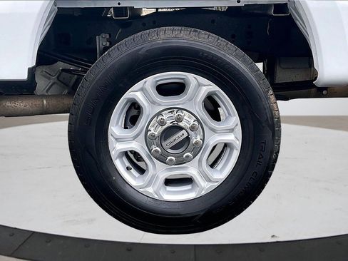 Used 2025 Ford F250 XLT image 34