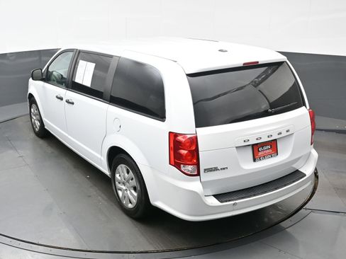 Used 2019 Dodge Grand Caravan SE w/ UConnect Hands-Free Group image 32