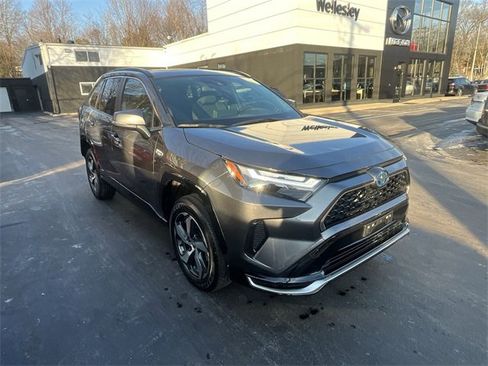 Used 2024 Toyota RAV4 SE w/ Weather & Moonroof Package image 2