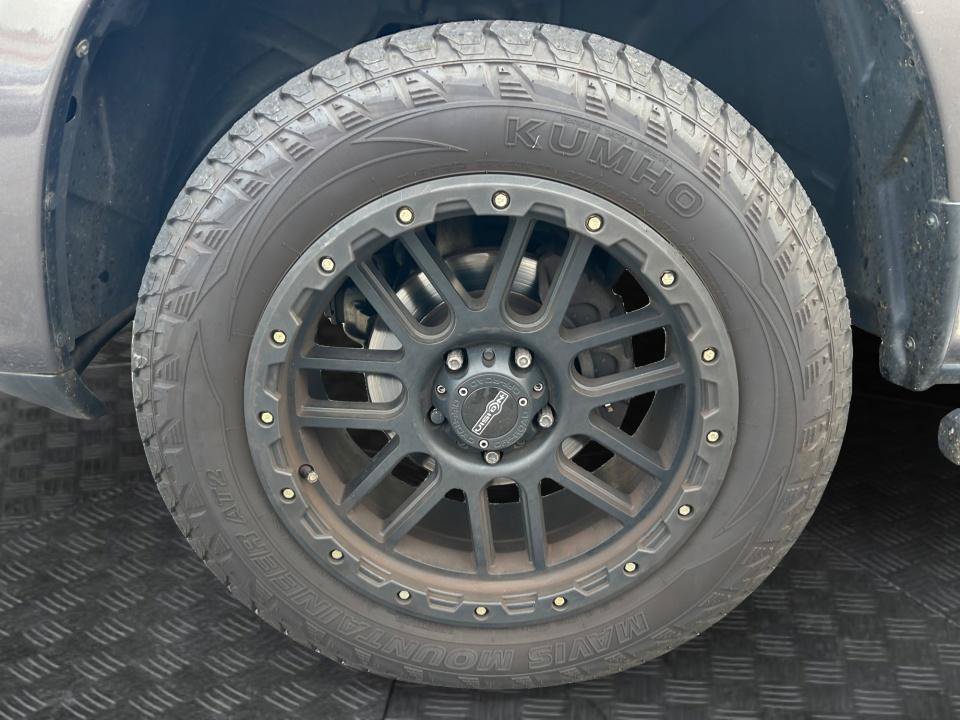 Used 2017 RAM 1500 Express AWD/4WD image 31