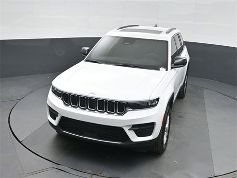 New 2025 Jeep Grand Cherokee Laredo image 34