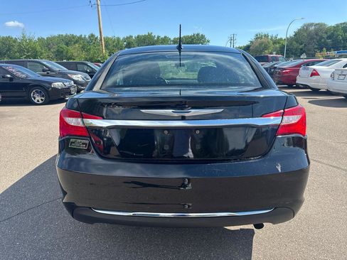 Used 2012 Chrysler 200 Touring FWD image 6