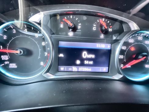 Used 2023 Chevrolet Traverse LT FWD image 12