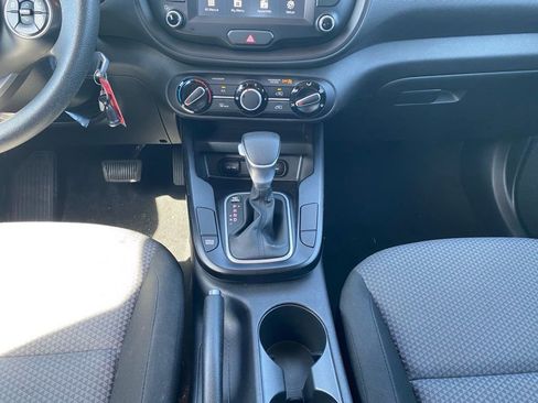Used 2021 Kia Soul LX image 16