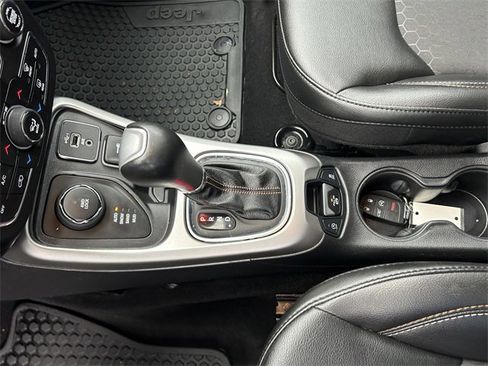 Used 2019 Jeep Compass Latitude w/ Cold Weather Group image 29