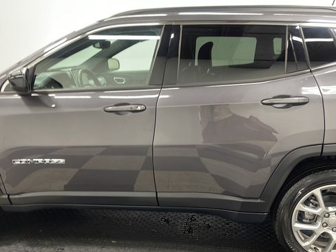 Used 2024 Jeep Compass Latitude AWD/4WD image 13
