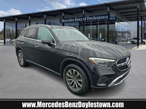 Certified 2025 Mercedes-Benz GLC 300 4MATIC image 1