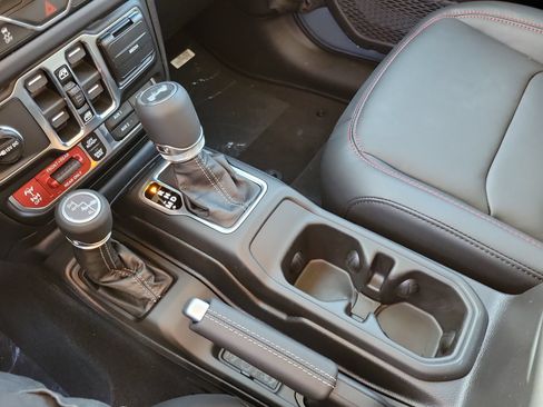 New 2026 Jeep Wrangler Unlimited Rubicon AWD/4WD image 13