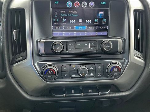 Used 2017 Chevrolet Silverado 1500 LT w/ All Star Edition image 31