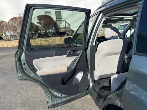 Used 2015 Subaru Forester 2.5i Premium AWD/4WD image 16