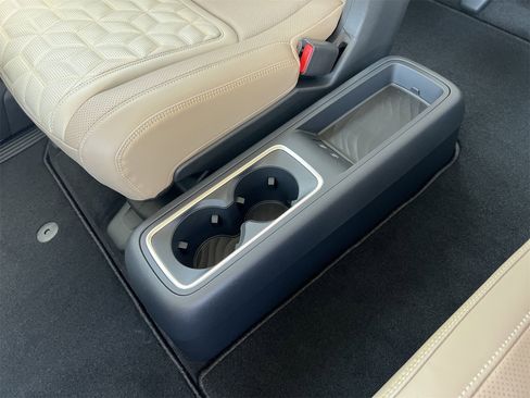 New 2025 Nissan Armada Platinum Reserve image 27