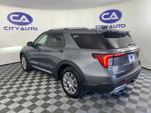 Used 2025 Ford Explorer Platinum RWD image 5